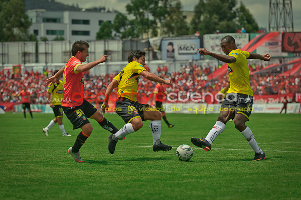Deportivo Cuenca vs Barcelona 27 de Febrero del 2011