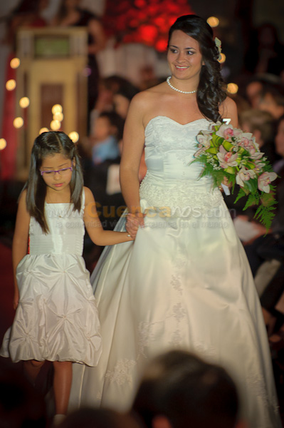 Desfile de Trajes de Novia 2011 del Club Rotario de Cuenca