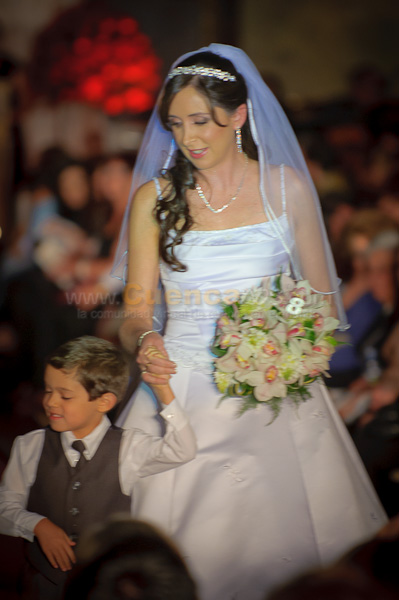 Desfile de Trajes de Novia 2011 del Club Rotario de Cuenca