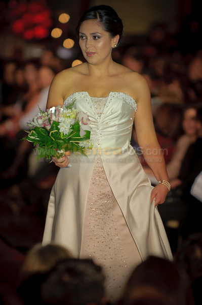 Desfile de Trajes de Novia 2011 del Club Rotario de Cuenca