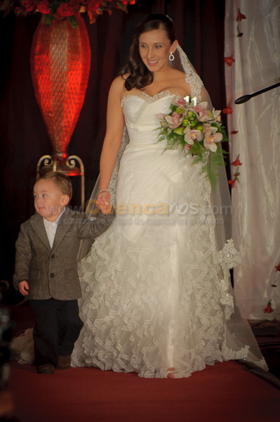 Desfile de Trajes de Novia 2011 del Club Rotario de Cuenca