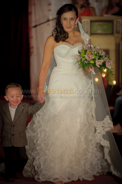 Desfile de Trajes de Novia 2011 del Club Rotario de Cuenca