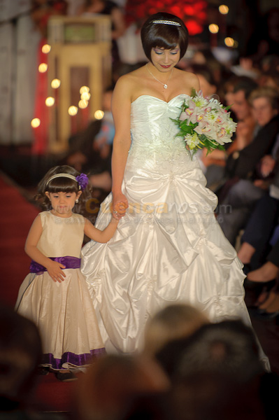 Desfile de Trajes de Novia 2011 del Club Rotario de Cuenca