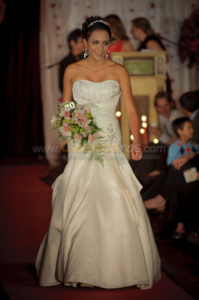 Desfile de Trajes de Novia 2011 del Club Rotario de Cuenca