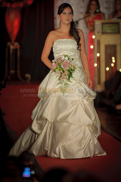 Desfile de Trajes de Novia 2011 del Club Rotario de Cuenca