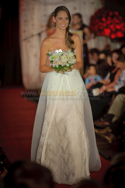 Desfile de Trajes de Novia 2011 del Club Rotario de Cuenca