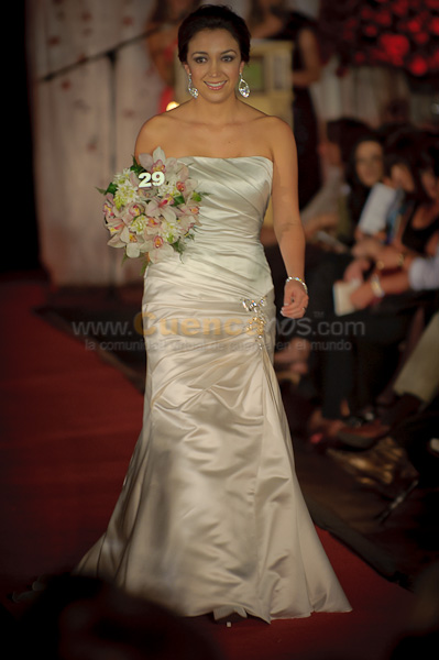 Desfile de Trajes de Novia 2011 del Club Rotario de Cuenca