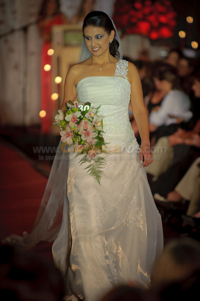Desfile de Trajes de Novia 2011 del Club Rotario de Cuenca