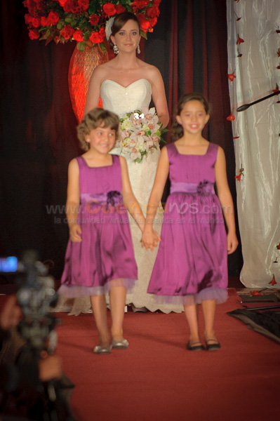 Desfile de Trajes de Novia 2011 del Club Rotario de Cuenca