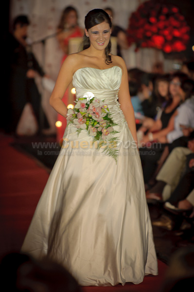 Desfile de Trajes de Novia 2011 del Club Rotario de Cuenca