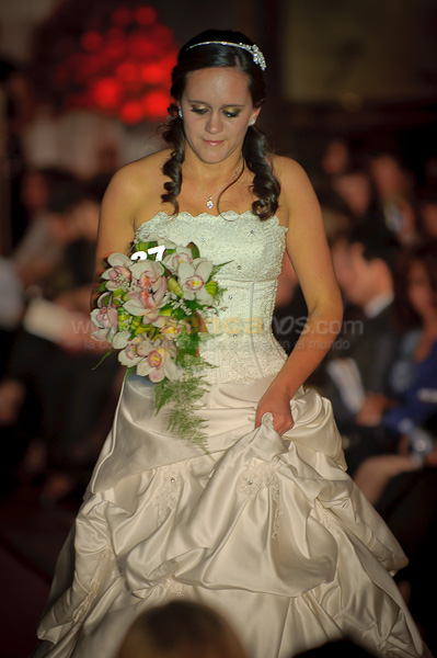 Desfile de Trajes de Novia 2011 del Club Rotario de Cuenca