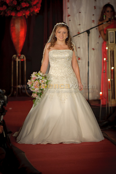 Desfile de Trajes de Novia 2011 del Club Rotario de Cuenca