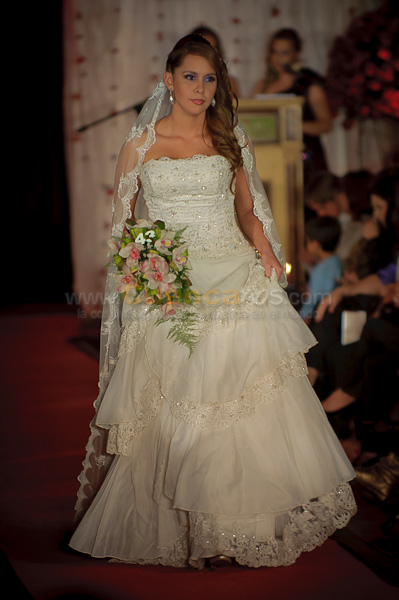 Desfile de Trajes de Novia 2011 del Club Rotario de Cuenca
