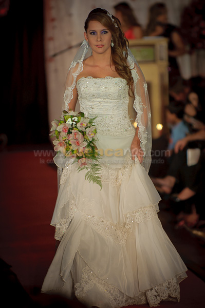 Desfile de Trajes de Novia 2011 del Club Rotario de Cuenca