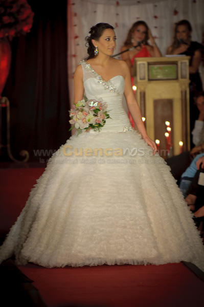 Desfile de Trajes de Novia 2011 del Club Rotario de Cuenca