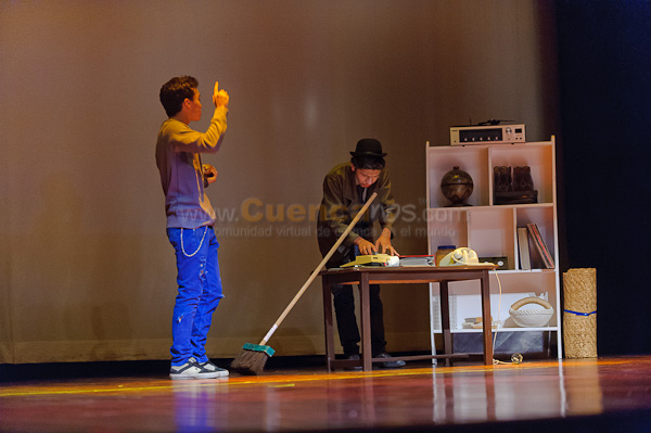 Obra de Teatro Los Coleccionistas por Los Andes