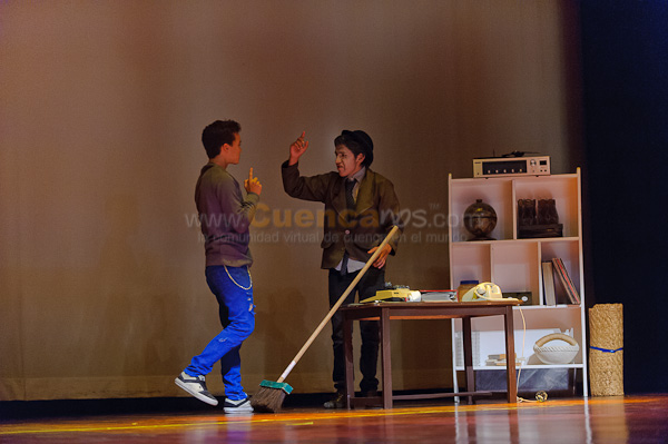 Obra de Teatro Los Coleccionistas por Los Andes
