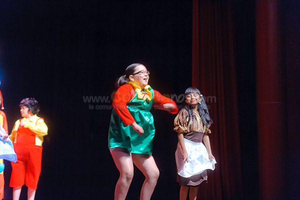 Obra de Teatro Los Coleccionistas por Los Andes