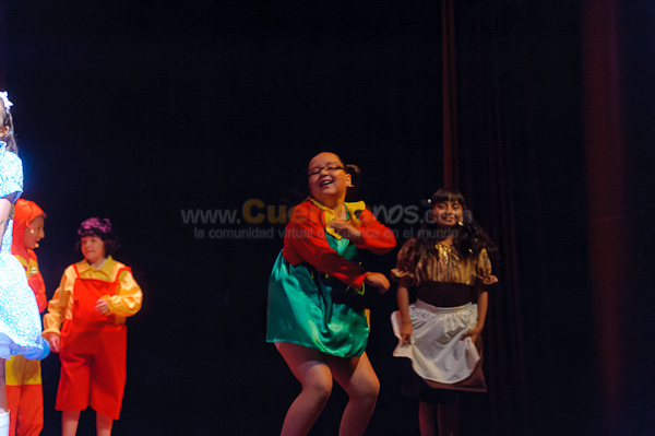 Obra de Teatro Los Coleccionistas por Los Andes