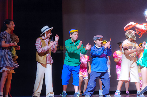 Obra de Teatro Los Coleccionistas por Los Andes