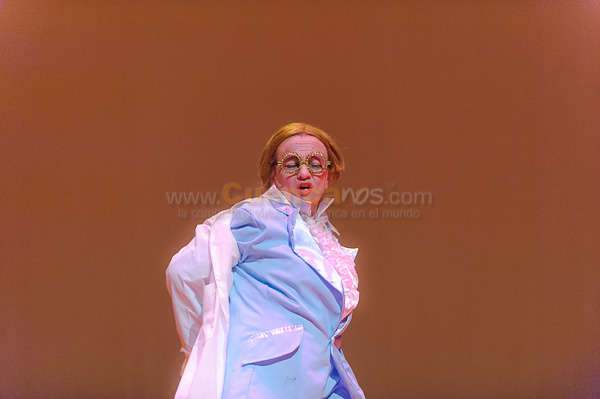 Obra de Teatro Los Coleccionistas por Los Andes