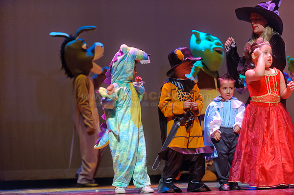 Obra de Teatro Los Coleccionistas por Los Andes