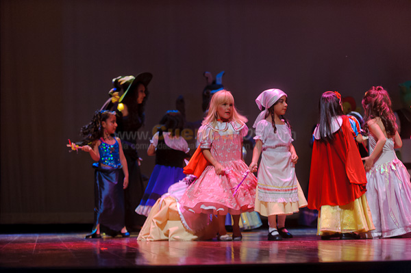 Obra de Teatro Los Coleccionistas por Los Andes