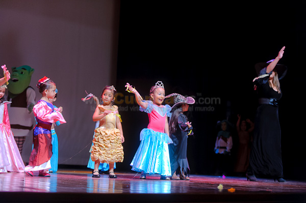 Obra de Teatro Los Coleccionistas por Los Andes