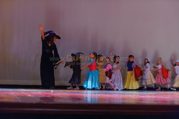 Obra de Teatro Los Coleccionistas por Los Andes