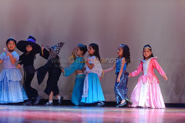 Obra de Teatro Los Coleccionistas por Los Andes