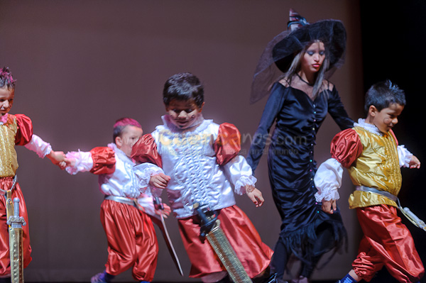 Obra de Teatro Los Coleccionistas por Los Andes