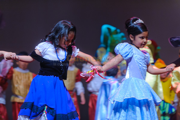 Obra de Teatro Los Coleccionistas por Los Andes