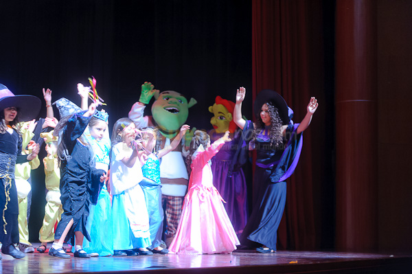 Obra de Teatro Los Coleccionistas por Los Andes