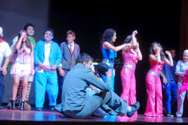 Obra de Teatro Los Coleccionistas por Los Andes