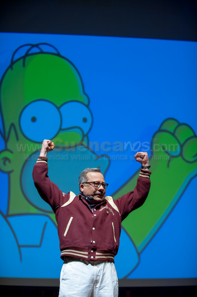 Humberto Velez voz Homero Simpson