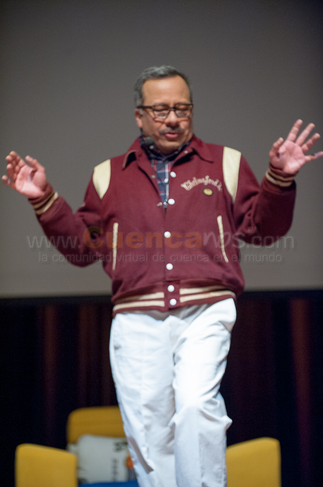 Humberto Velez voz Homero Simpson