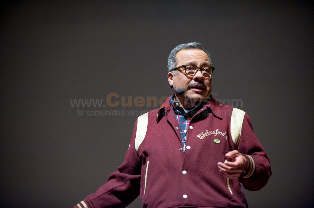 Humberto Velez voz Homero Simpson