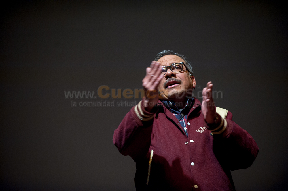 Humberto Velez voz Homero Simpson