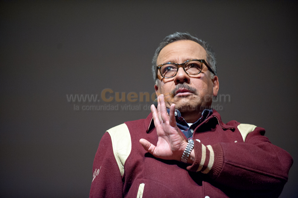 Humberto Velez voz Homero Simpson
