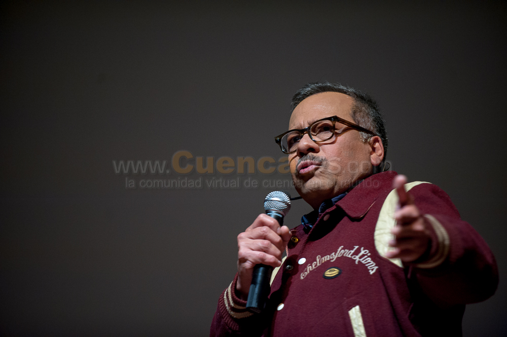 Humberto Velez voz Homero Simpson
