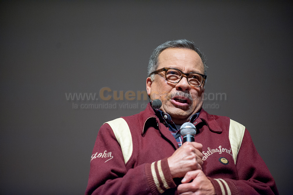 Humberto Velez voz Homero Simpson