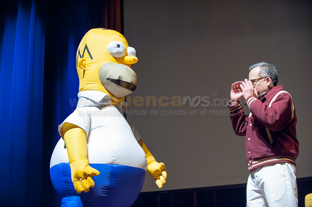 Humberto Velez voz Homero Simpson