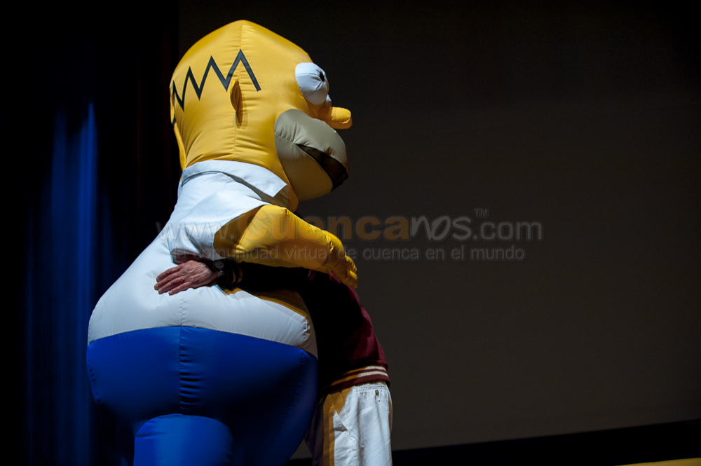 Humberto Velez voz Homero Simpson
