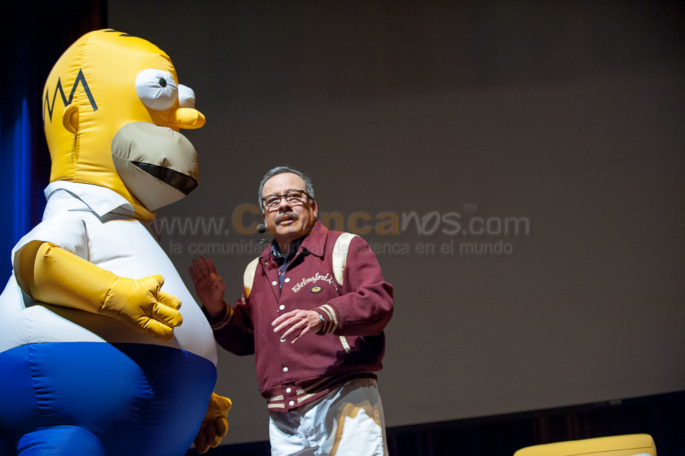 Humberto Velez voz Homero Simpson