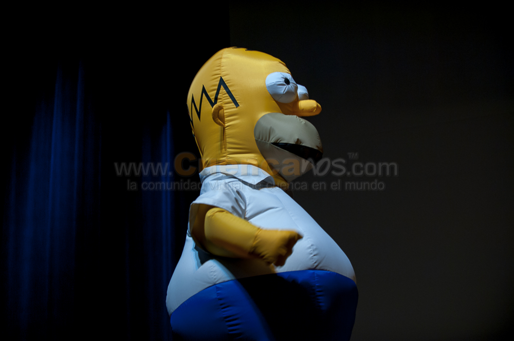 Humberto Velez voz Homero Simpson