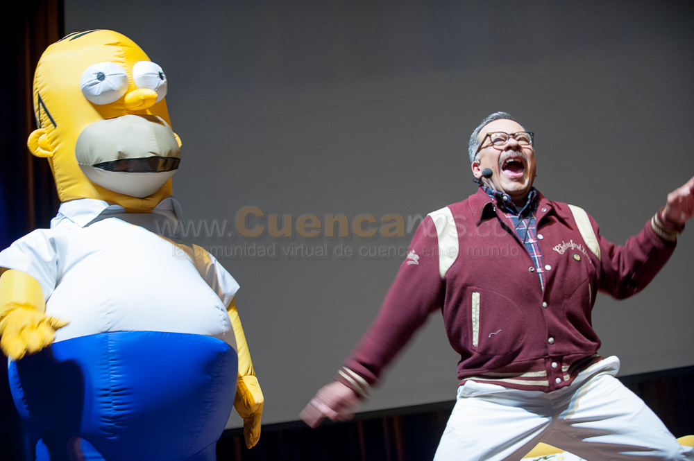 Humberto Velez voz Homero Simpson