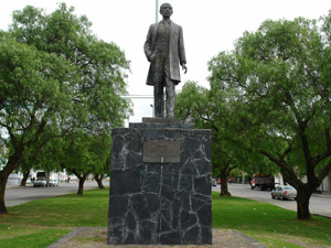Monumento a Roberto Crespo