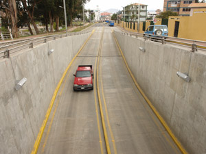 Paso a Desnivel de la Av. 12 de Abril y Av. de Las Américas