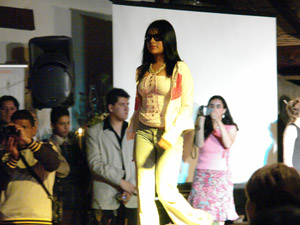 Desfile de Modas de Le Chic Model