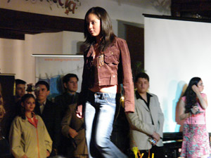 Desfile de Modas de Le Chic Model